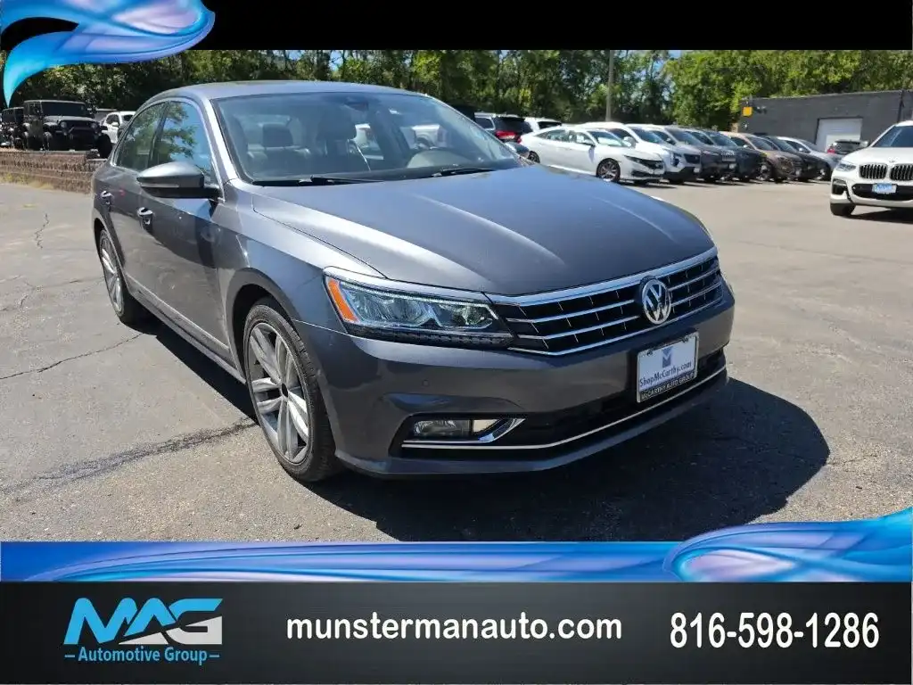 2017 Volkswagen Passat 1.8T SEL Premium Auto's photo
