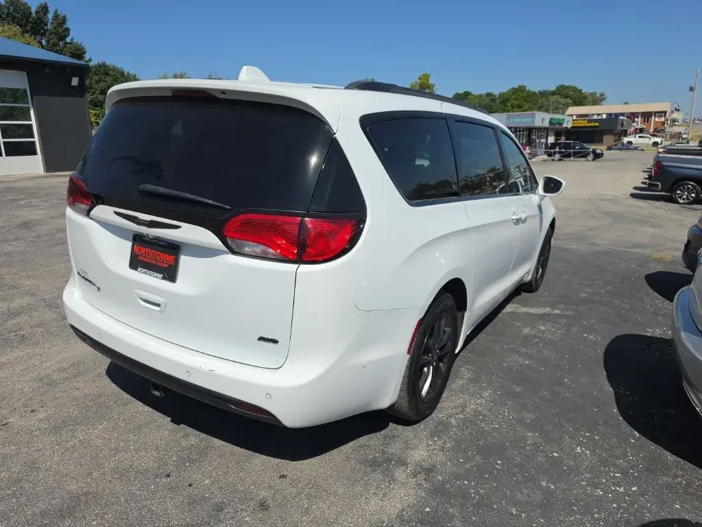 2020 Chrysler Pacifica AWD Auto Launch Edition 3.6 4WD photo 4