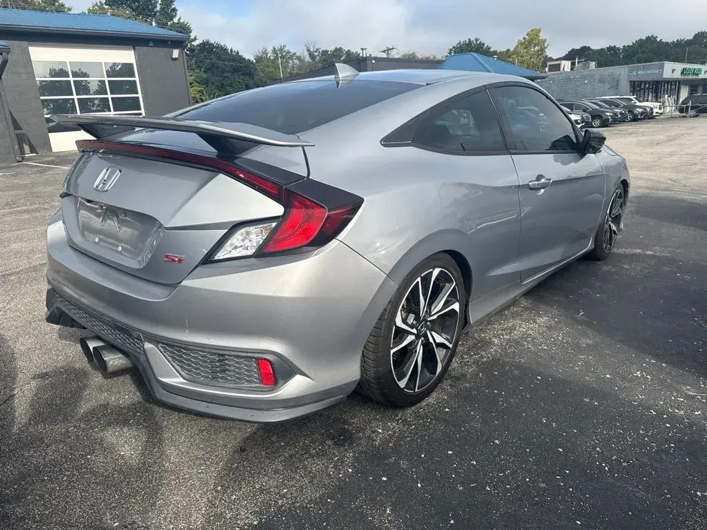 2017 Honda Civic Si photo 4