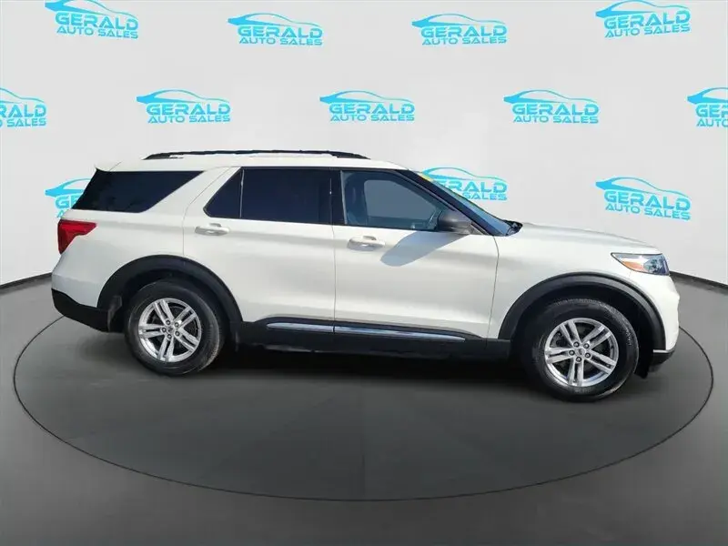 2020 Ford Explorer XLT 4WD photo 5