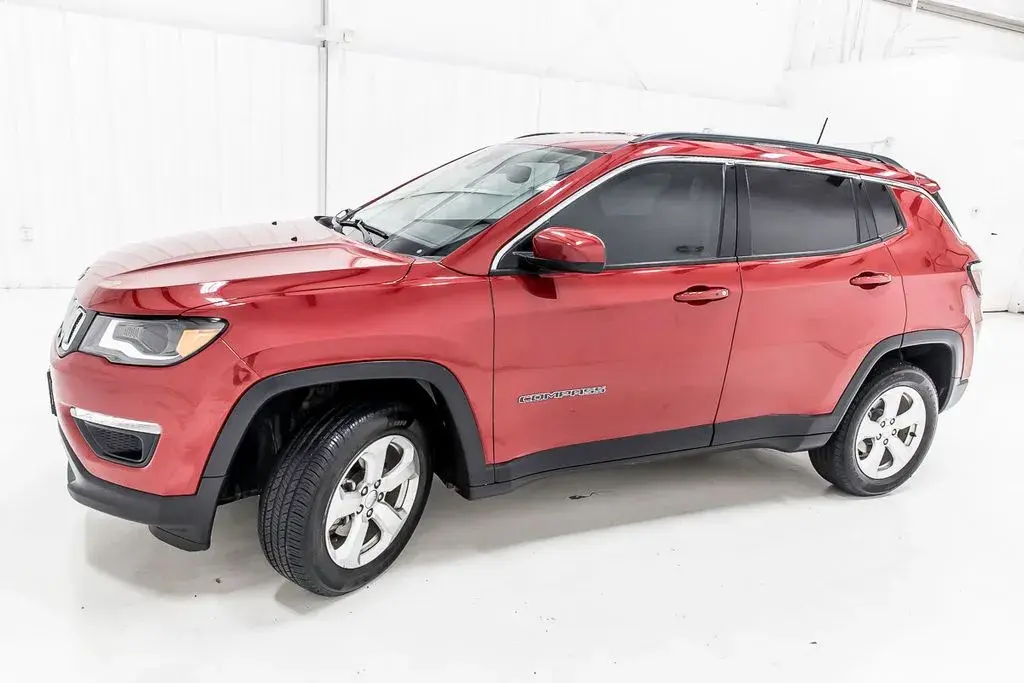 2018 Jeep Compass Latitude 4X4 photo 3