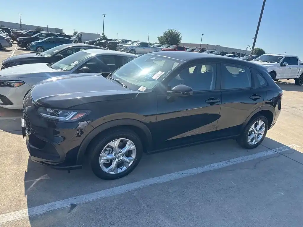 2023 Honda HR-V LX AWD's photo