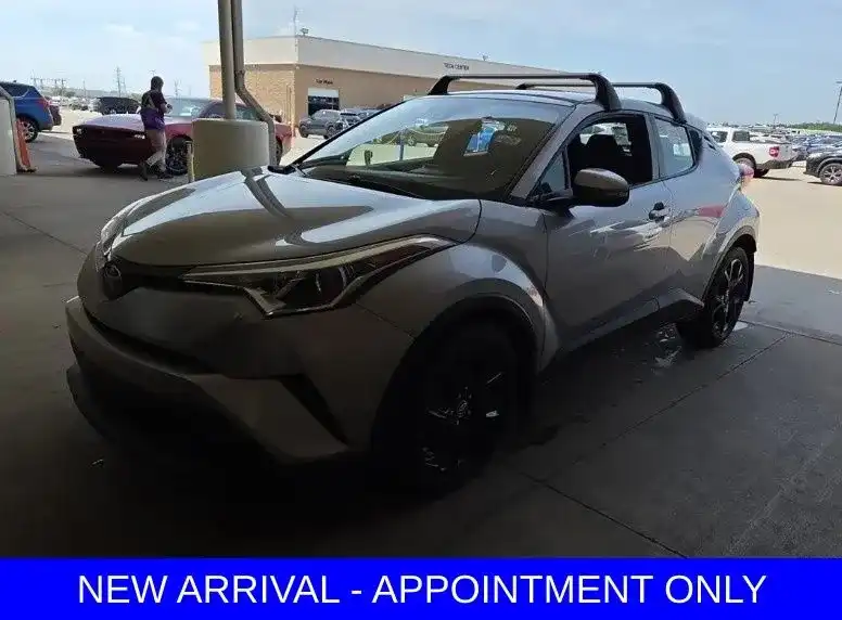 2018 Toyota C-HR XLE's photo