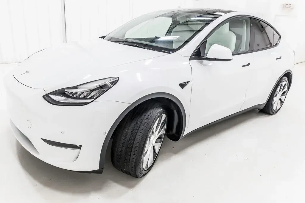 2021 Tesla Model Y Standard Range photo 3
