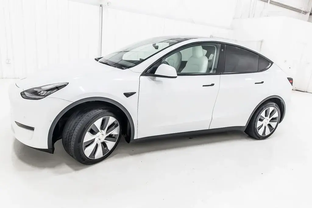 2021 Tesla Model Y Standard Range photo 4
