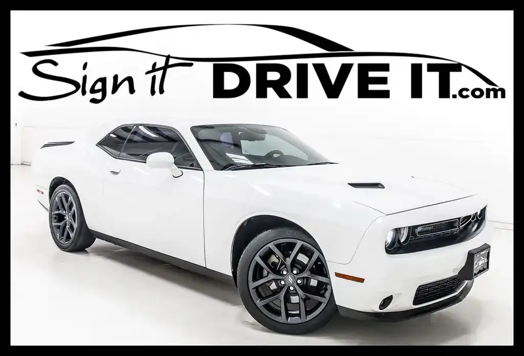 2021 Dodge Challenger SXT Auto's photo