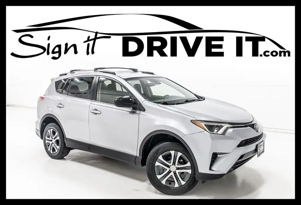 2018 Toyota RAV4 LE's photo