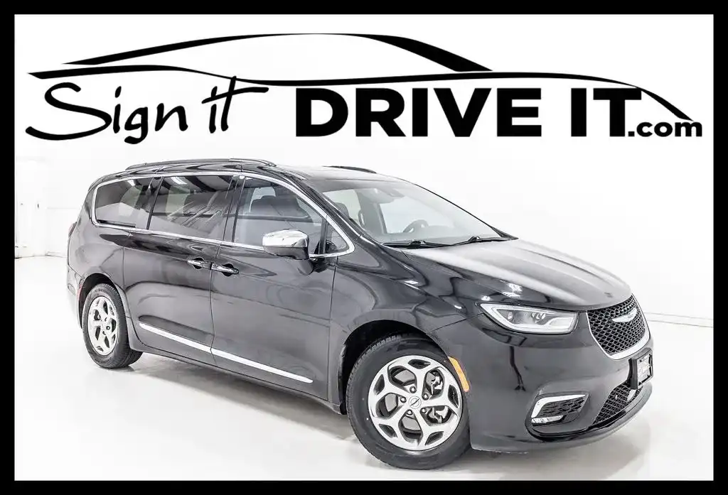 2022 Chrysler Pacifica Limited's photo