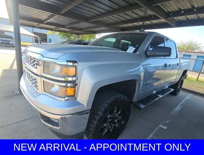 2015 Chevrolet Silverado 1500 LT Crew Cab Short Box photo 1