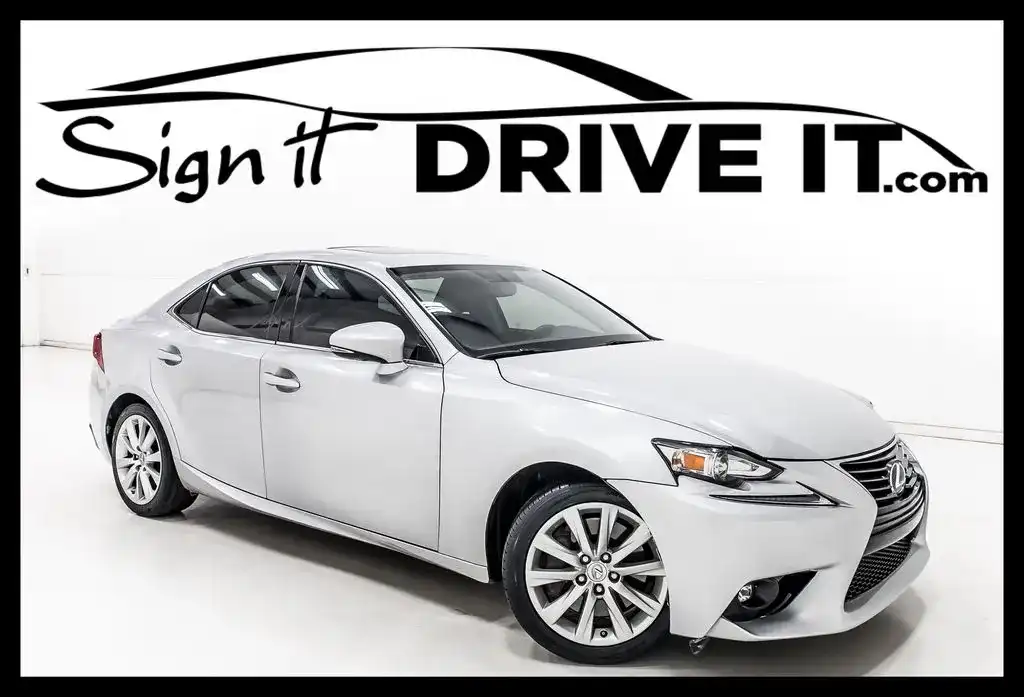 2016 Lexus IS 350's photo