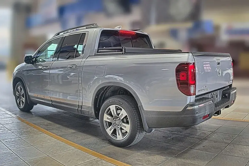 2017 Honda Ridgeline RTL AWD E photo 3