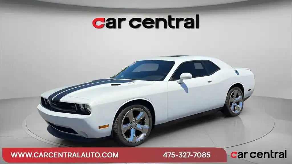 2013 Dodge Challenger R/T's photo