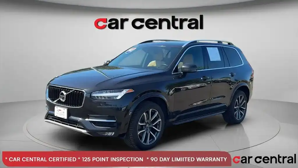 2017 Volvo XC90 T6 AWD Momentum's photo