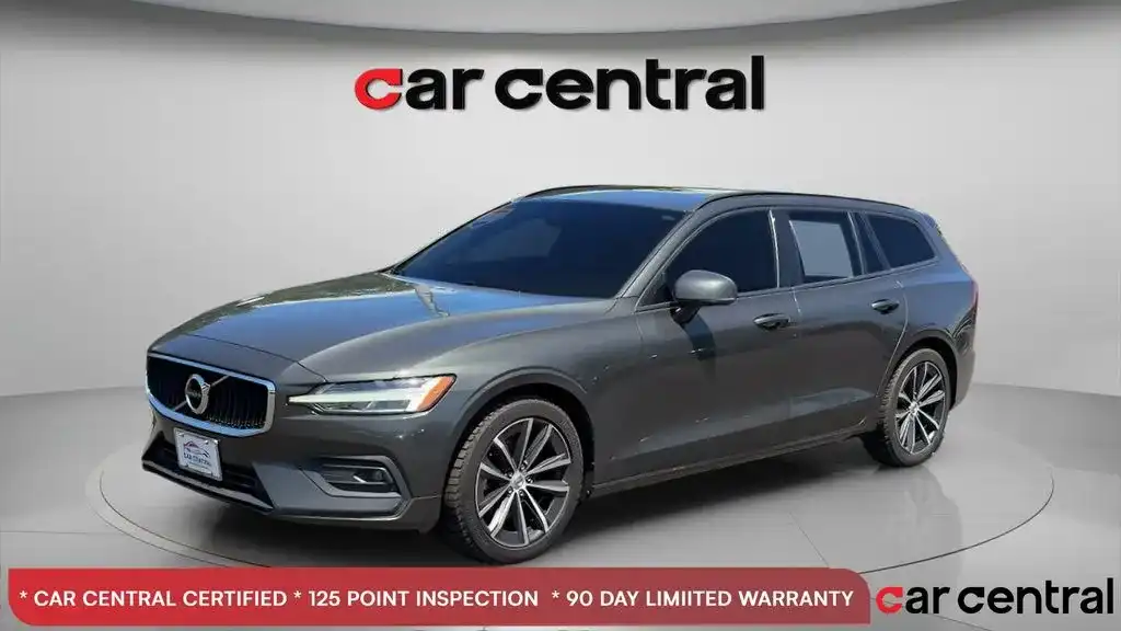 2021 Volvo V60 T5 Momentum's photo