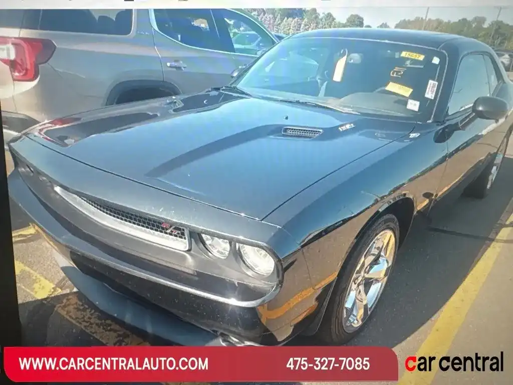 2011 Dodge Challenger R/T's photo