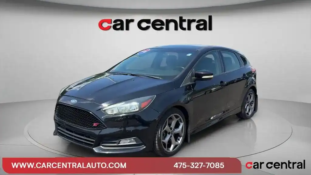 2018 Ford Focus Hatch ST's photo