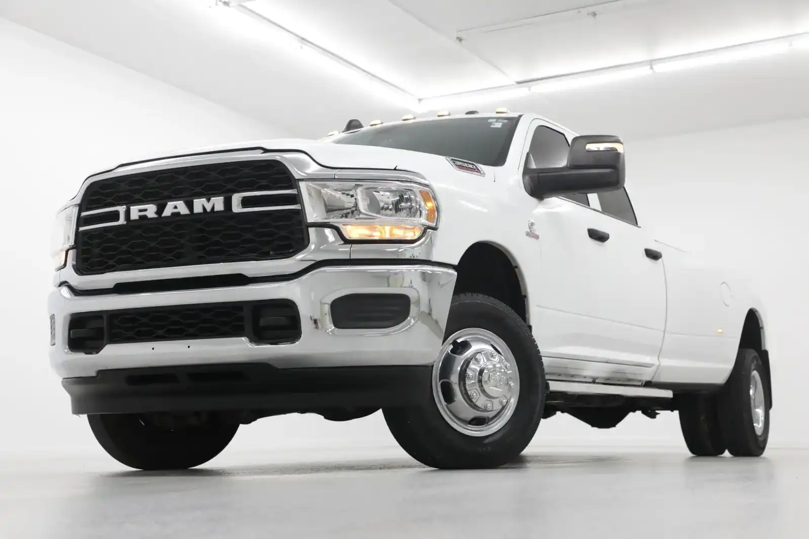 2024 RAM 3500 Tradesman 4X4 Crew Cab LWB's photo
