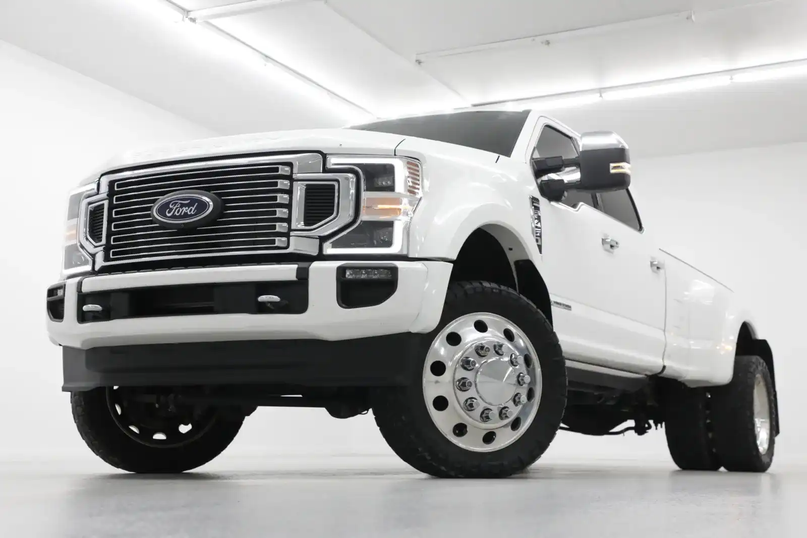 2022 Ford F-450 Platinum 4x4 Crew Cab 8' Box DRW's photo