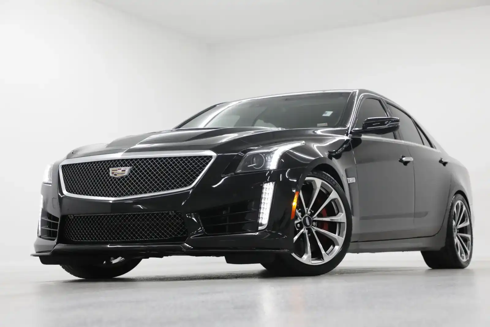 2016 Cadillac CTS-V V RWD's photo