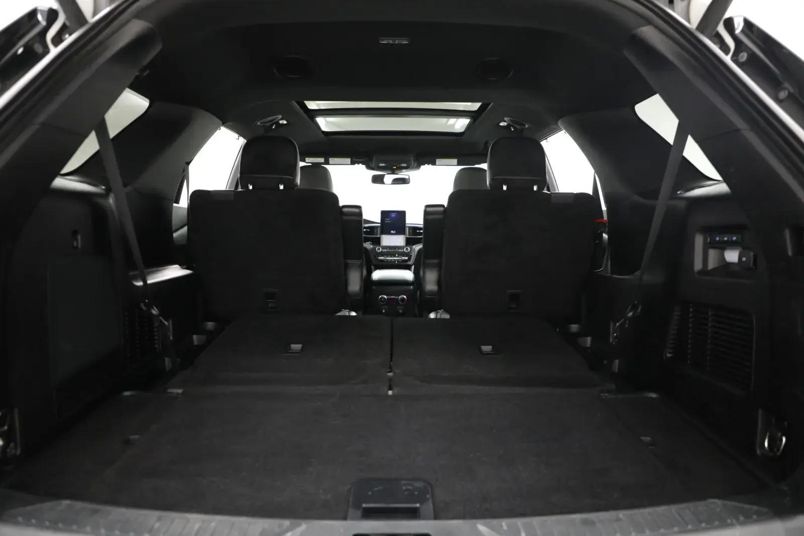 2020 Ford Explorer ST 4WD photo 3