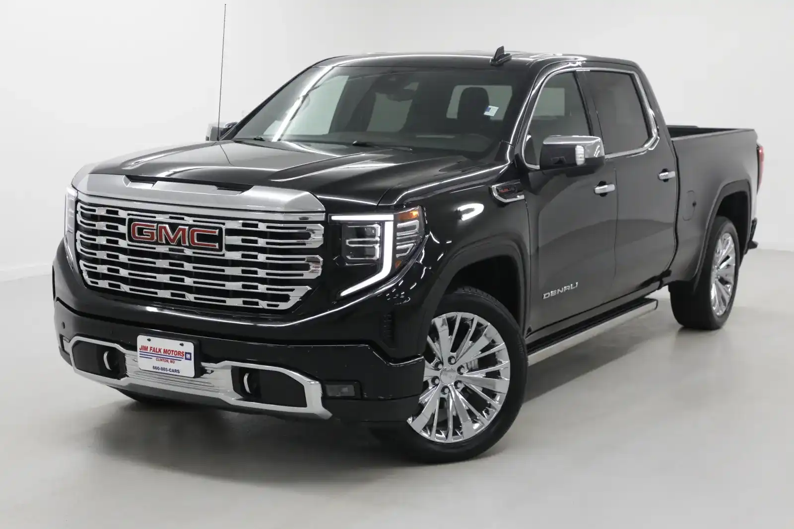 2023 GMC Sierra 4WD Crew Cab Standard Box Denali's photo