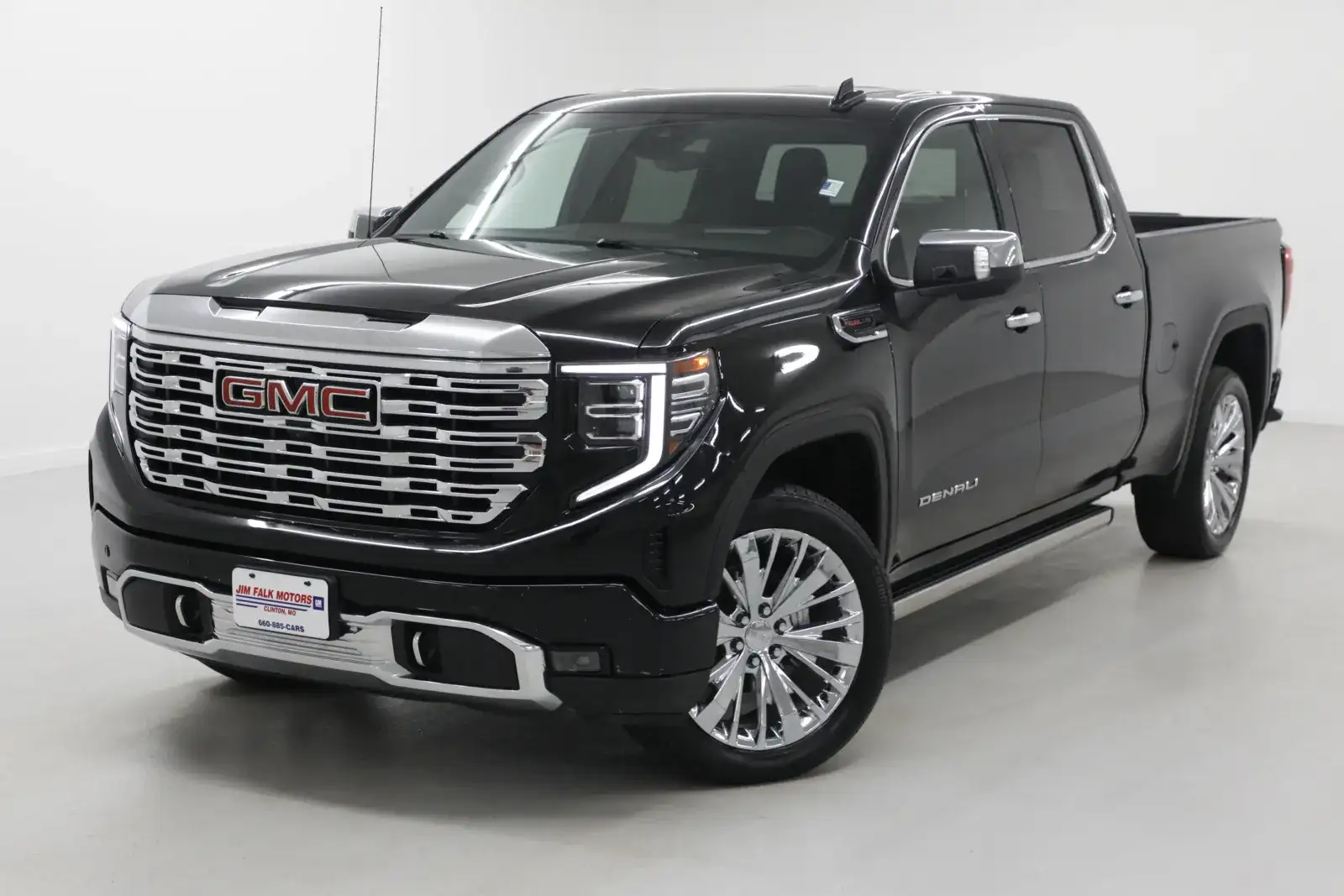 2023 GMC Sierra 4WD Crew Cab Standard Box Denali's photo