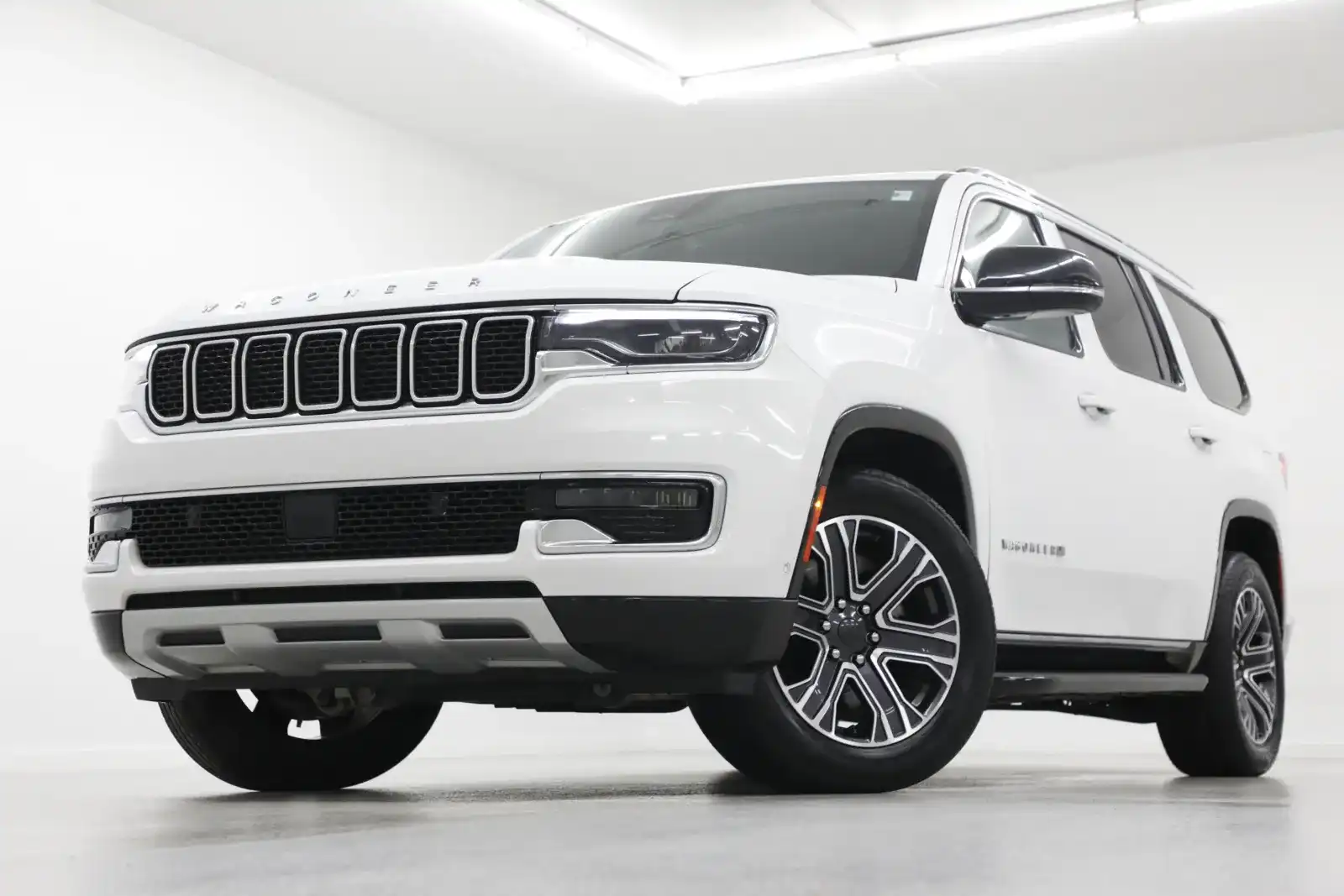 2024 Jeep Wagoneer Series II 4WD's photo