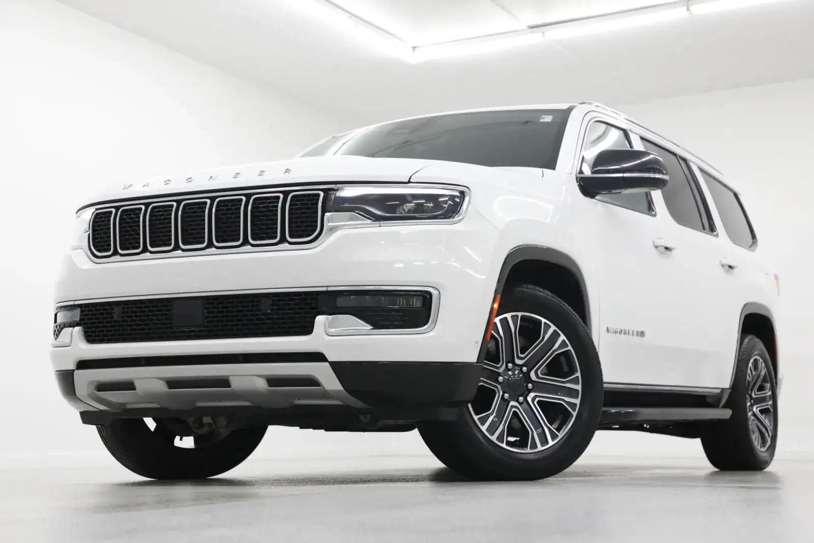 2024 Jeep Wagoneer Series II 4WD's photo