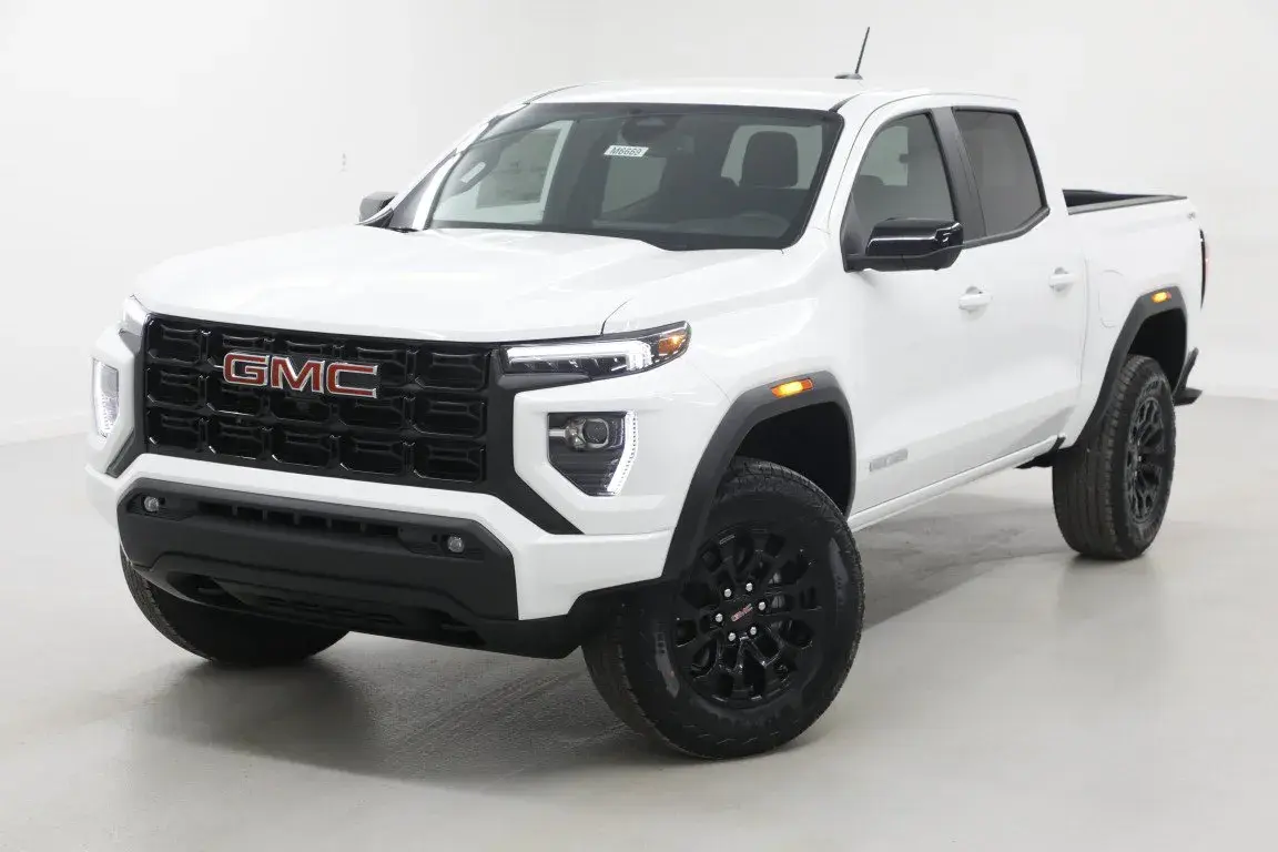 2026 GMC Canyon Elevation 4WD Crew Cab Short Box photo 5