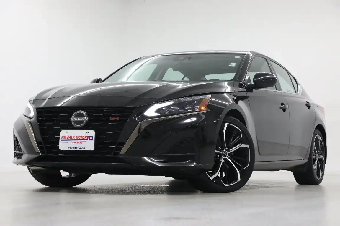 2024 Nissan Altima 2.5 SR's photo