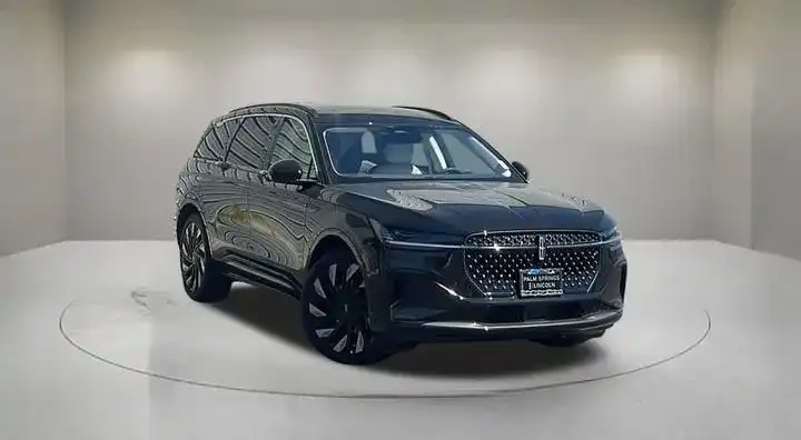 2025 Lincoln Nautilus Black Label AWD's photo