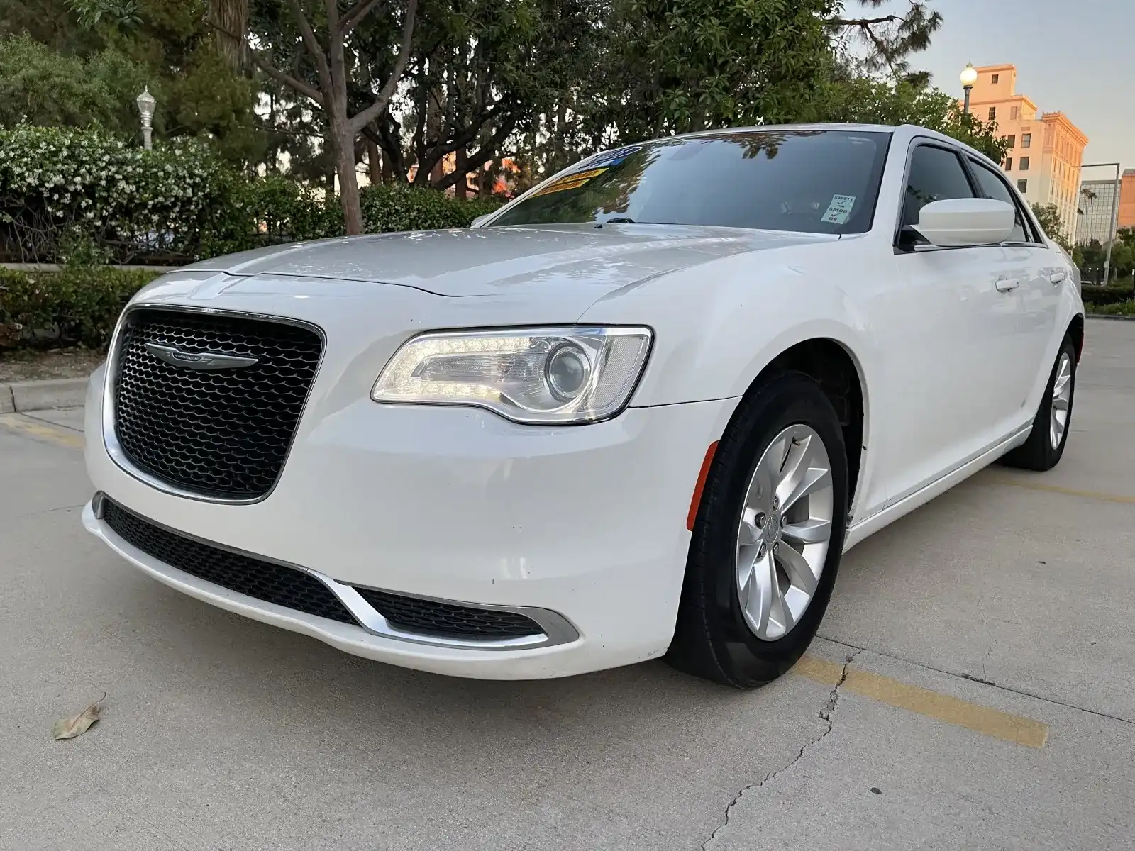2021 Chrysler 300 Touring's photo