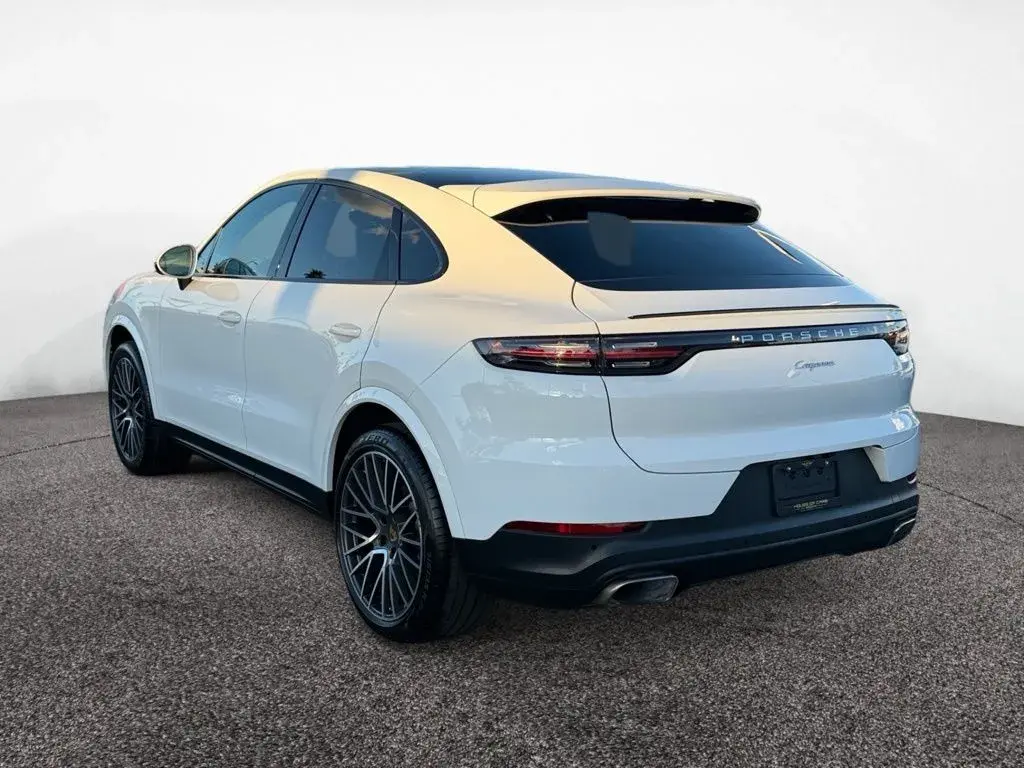 2021 Porsche Cayenne Base photo 3