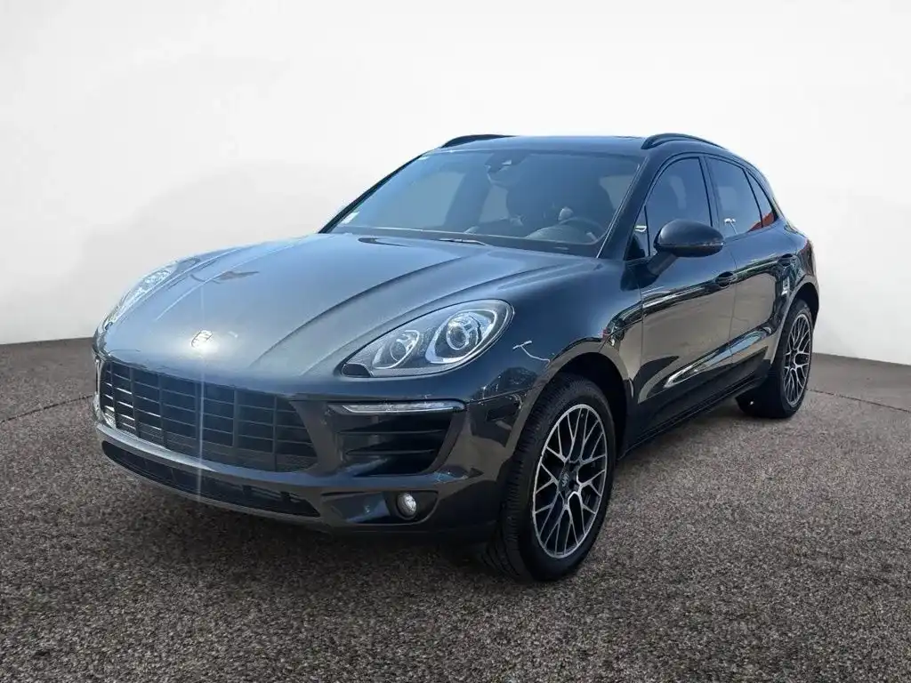 2018 Porsche Macan Base's photo