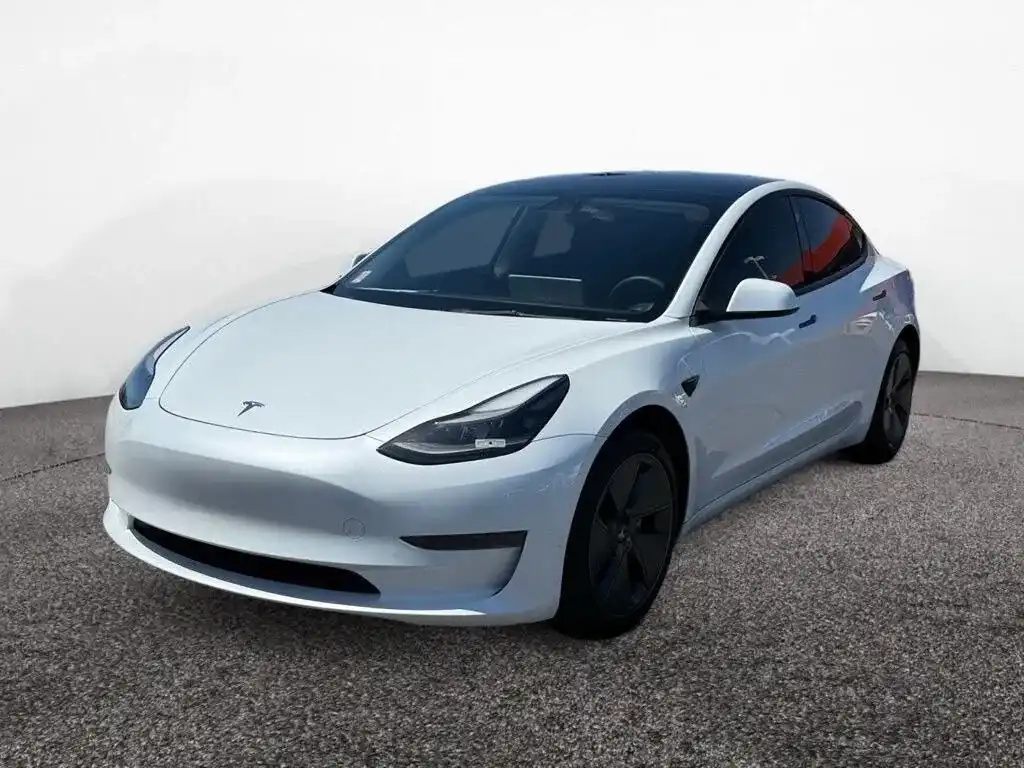 2023 Tesla Model 3 Base's photo