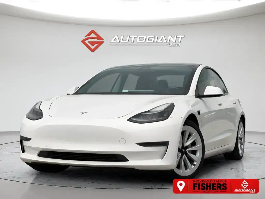 2021 Tesla Model 3 Standard Range Plus's photo