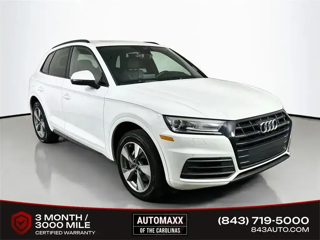 2020 Audi Q5 45 Titanium quattro S tronic Premium's photo