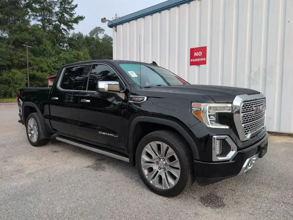 2021 GMC Sierra 4WD Crew Cab Short Box Denali's photo