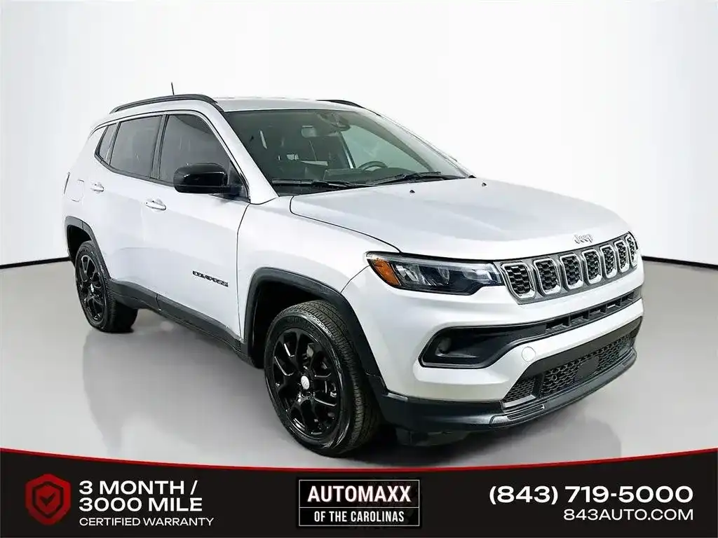2024 Jeep Compass Latitude Lux 4X4's photo