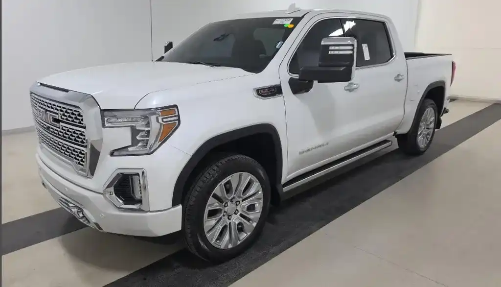 2021 GMC Sierra 4WD Crew Cab Short Box Denali's photo