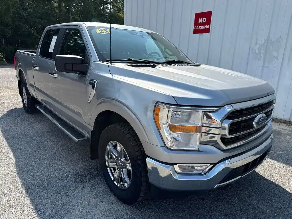 2023 Ford F-150 XLT 4x4 SuperCrew 157 in's photo