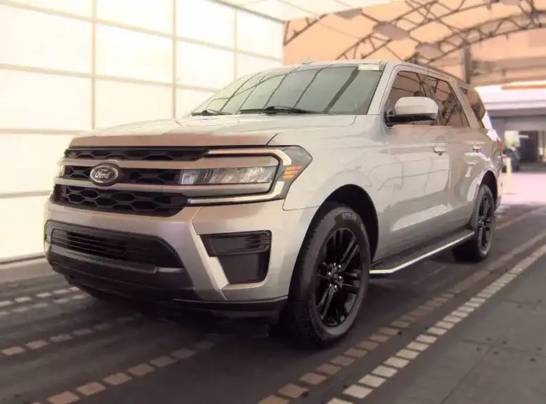 2022 Ford Expedition XLT's photo