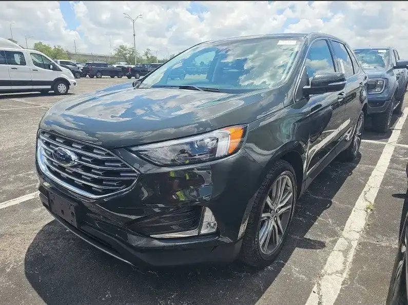 2023 Ford Edge Titanium AWD's photo