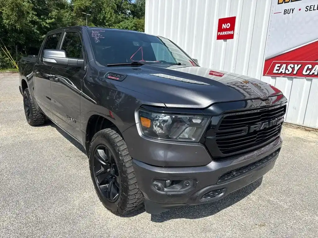 2020 RAM 1500 Big Horn/Lone Star 4x4 Crew Cab 5'7's photo