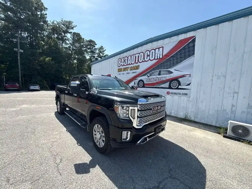 2020 GMC Sierra Denali 4WD Crew Cab Standard Box's photo
