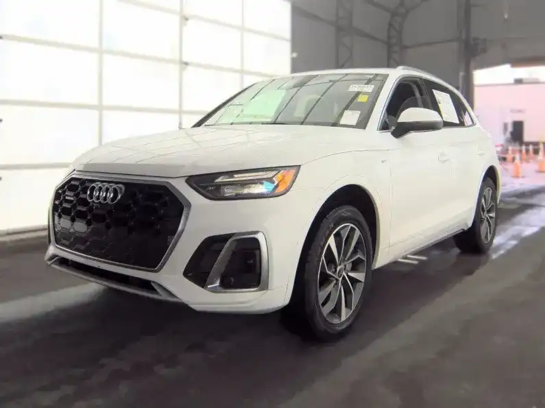 2024 Audi Q5 45 Premium Plus's photo