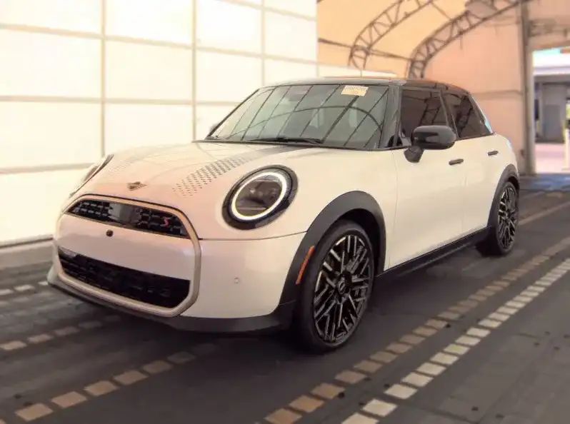 2026 MINI Hardtop Cooper S's photo