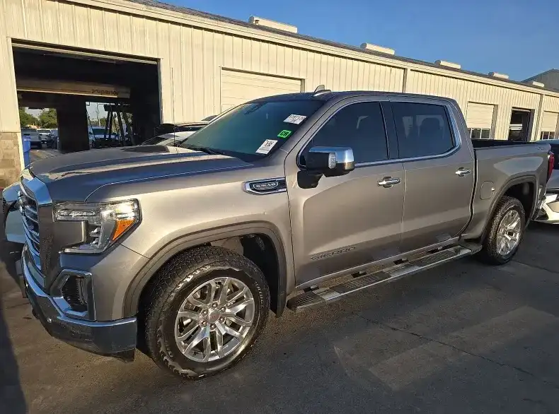 2020 GMC Sierra SLT 4WD Crew Cab Short Box's photo