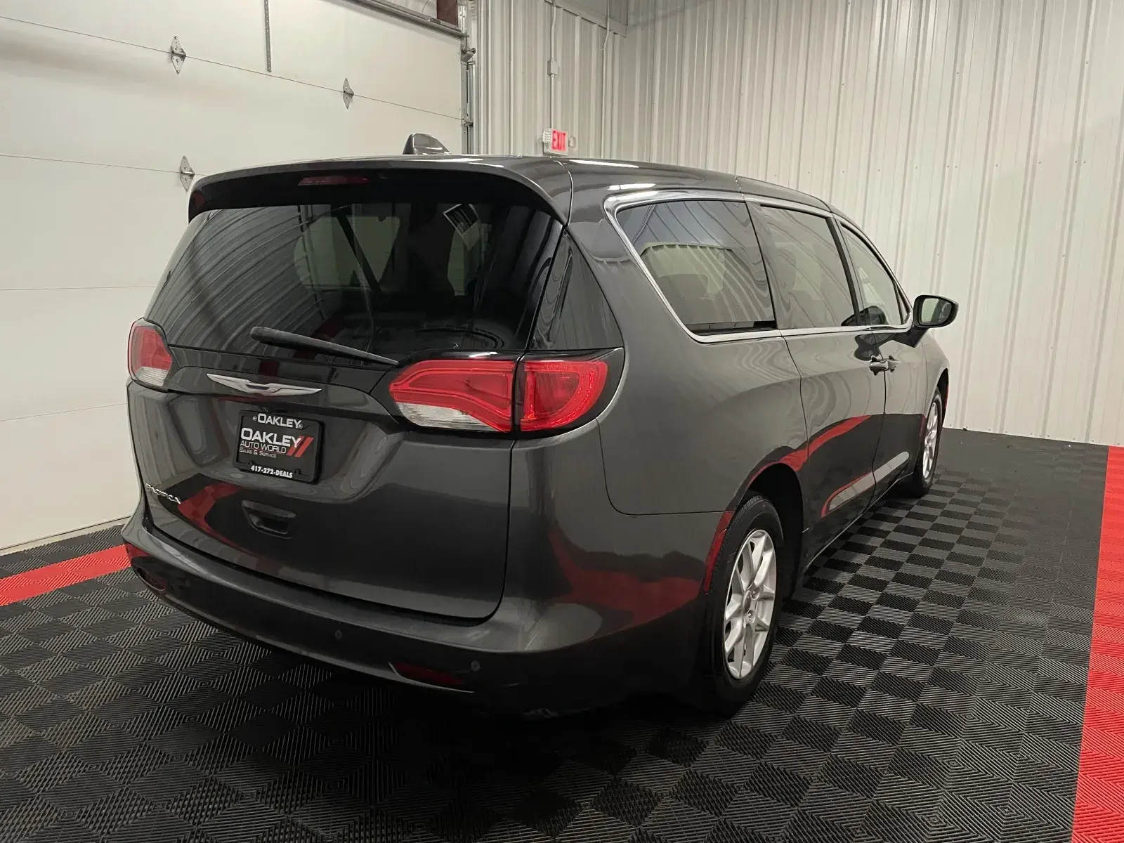 2018 Chrysler Pacifica LX photo 4