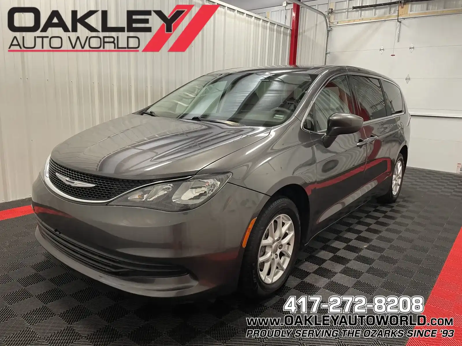 2018 Chrysler Pacifica LX's photo